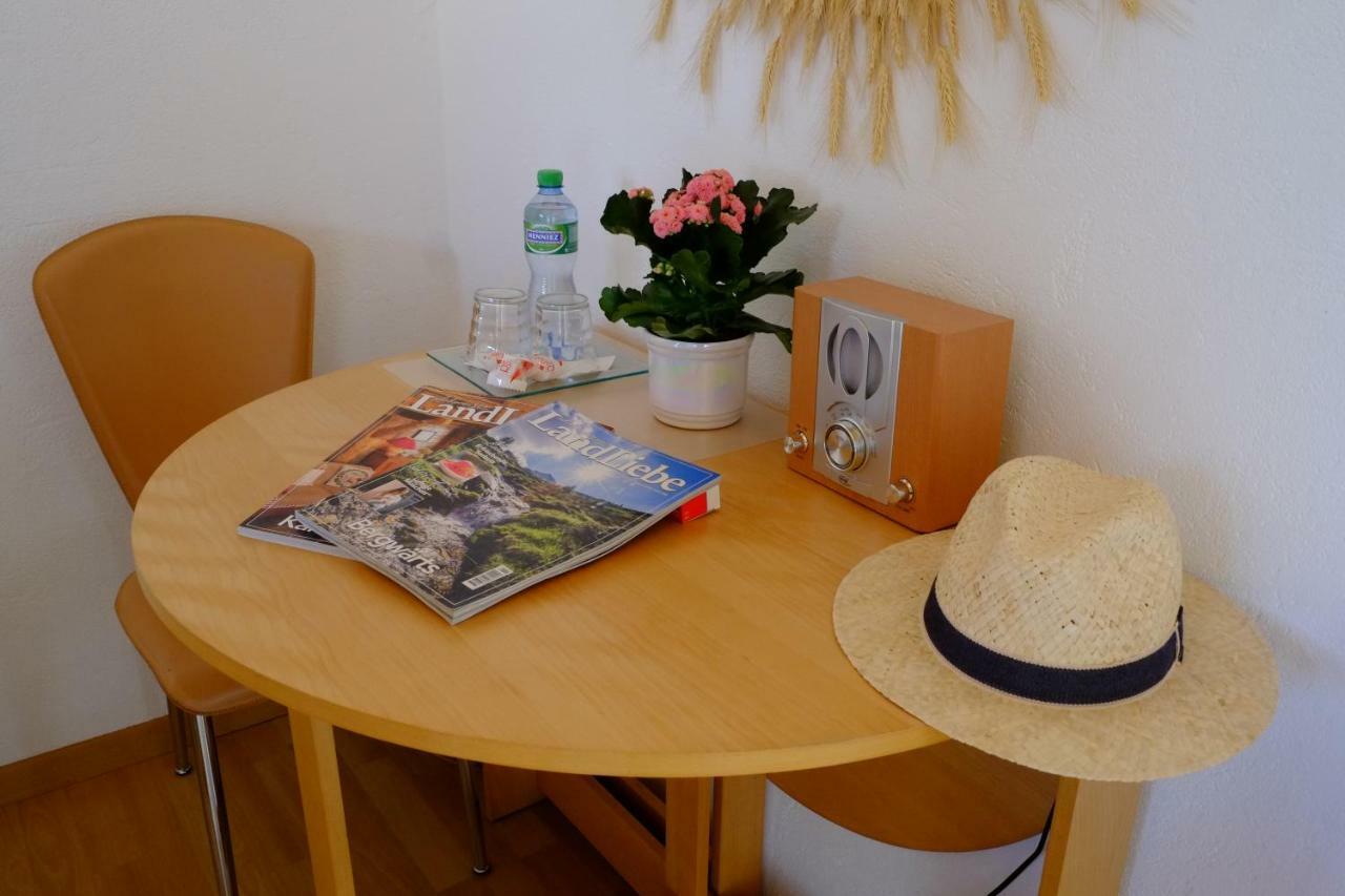 Ferienzimmer Zuelli Erlach 外观 照片